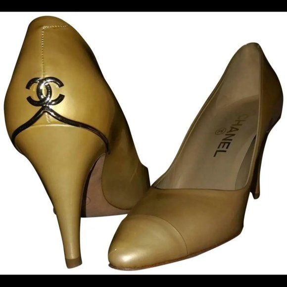 Chanel 36 Beige Patent Leather Silver CC Logo Pumps - Picture 1 of 11